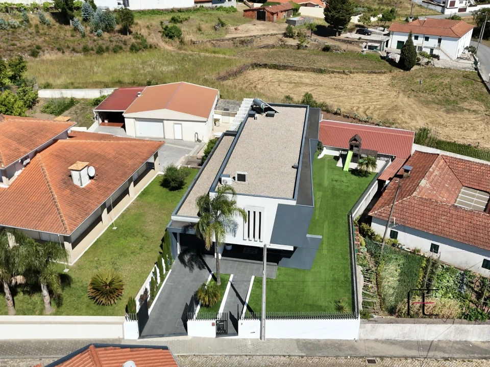 Moradia T3 para Venda em Gandra Foto 1