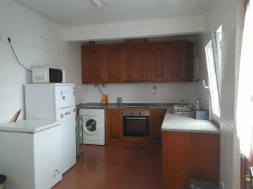 Apartamento T3 para Arrendamento em Sé Nova, Santa Cruz, Almedina e São Bartolomeu