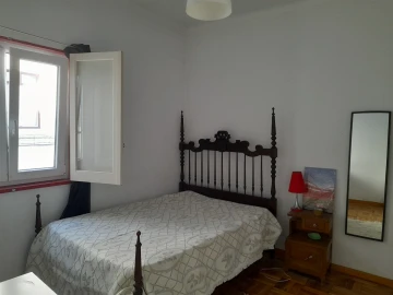 Apartamento T3 para Arrendamento em Sé Nova, Santa Cruz, Almedina e São Bartolomeu