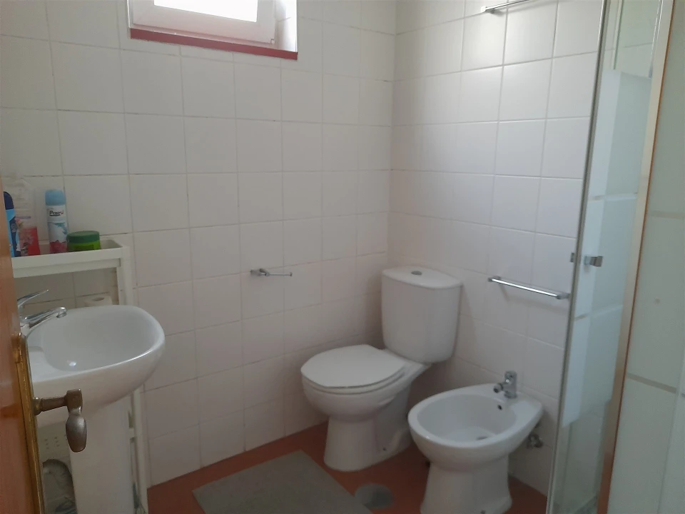 Apartamento T3 para Arrendamento em Sé Nova, Santa Cruz, Almedina e São Bartolomeu Foto 3
