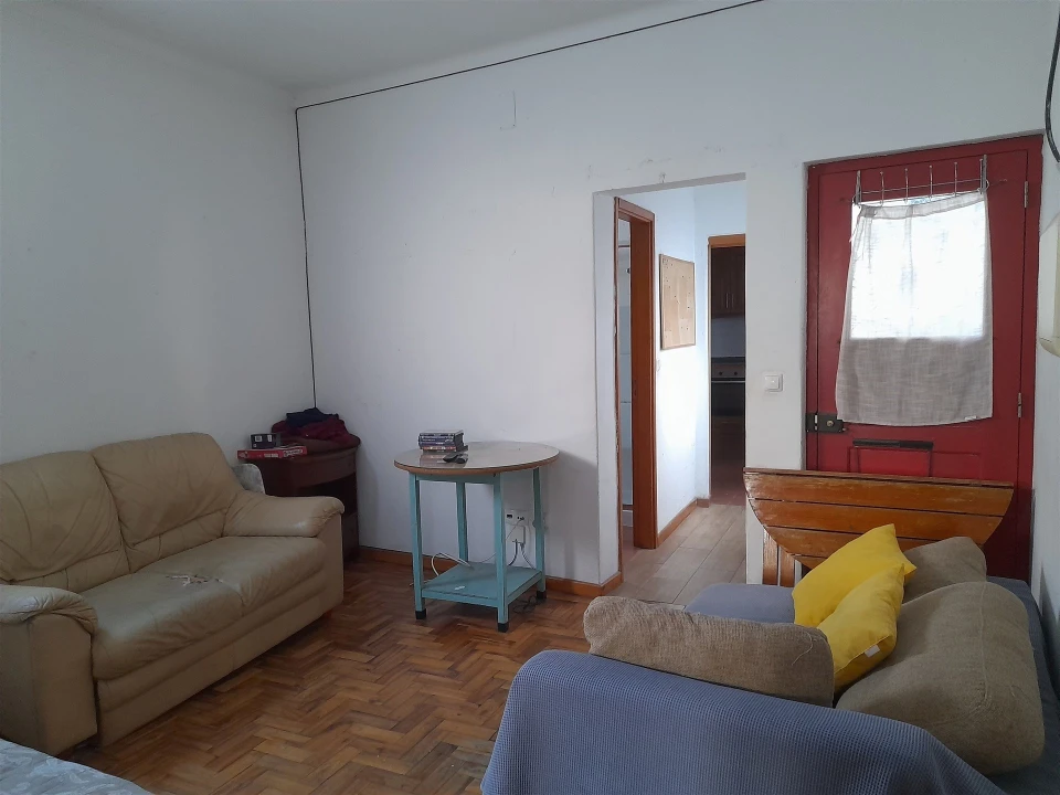 Apartamento T3 para Arrendamento em Sé Nova, Santa Cruz, Almedina e São Bartolomeu Foto 2