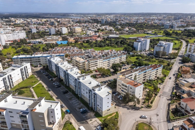 Apartamento T3 para Venda em Portimão Foto 3