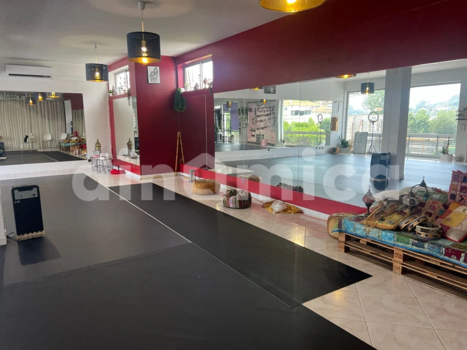 Loja para Arrendamento em Airão Santa Maria, Airão São João e Vermil Foto 4