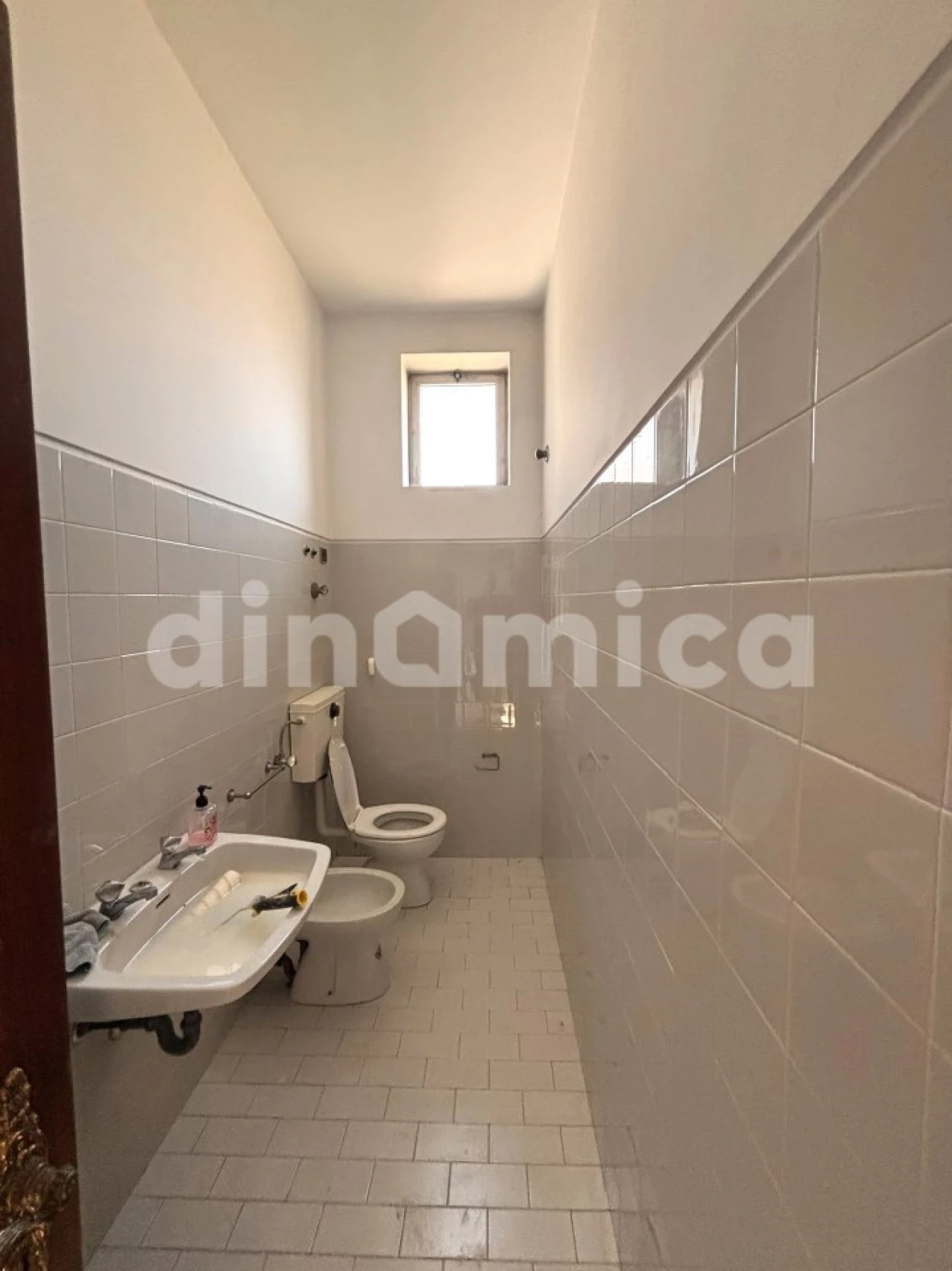 Loja para Arrendamento em Airão Santa Maria, Airão São João e Vermil Foto 5