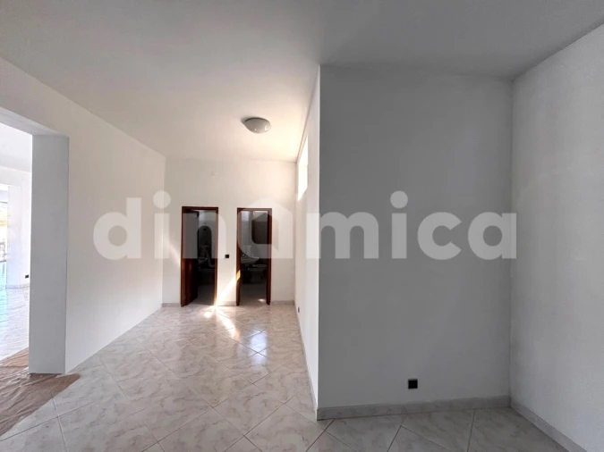 Loja para Arrendamento em Airão Santa Maria, Airão São João e Vermil Foto 4