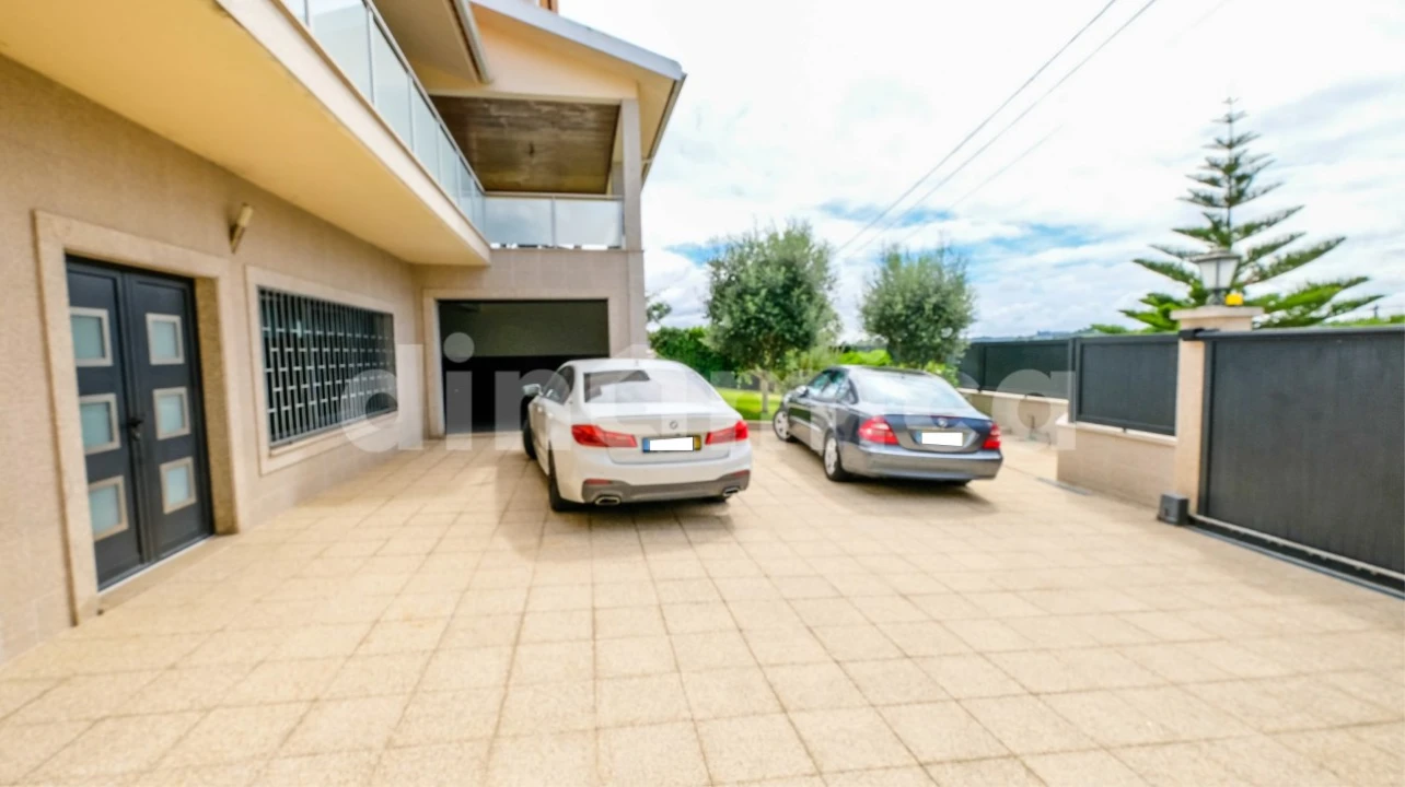 Moradia T5 para Venda em Antas e Abade de Vermoim Foto 6