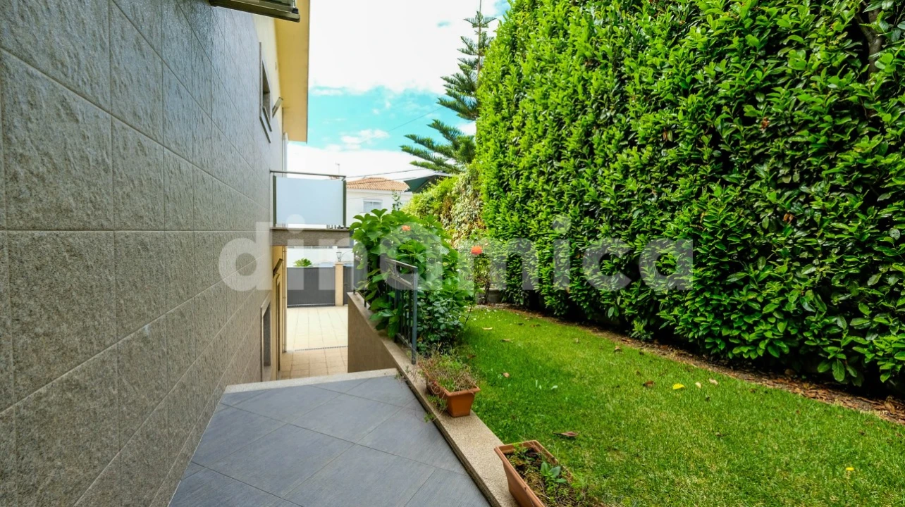 Moradia T5 para Venda em Antas e Abade de Vermoim Foto 16