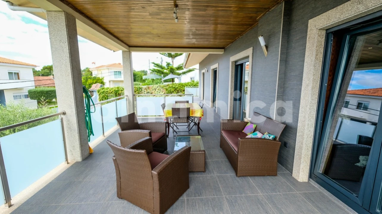 Moradia T5 para Venda em Antas e Abade de Vermoim Foto 30