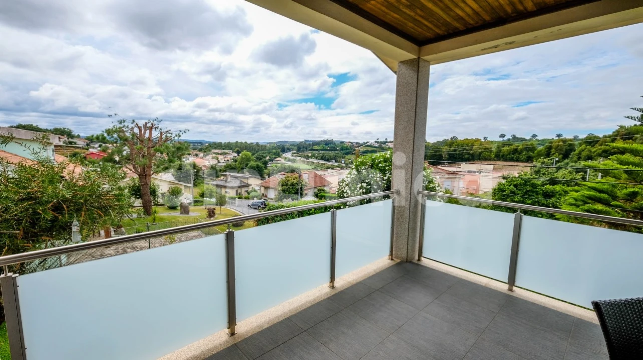 Moradia T5 para Venda em Antas e Abade de Vermoim Foto 32