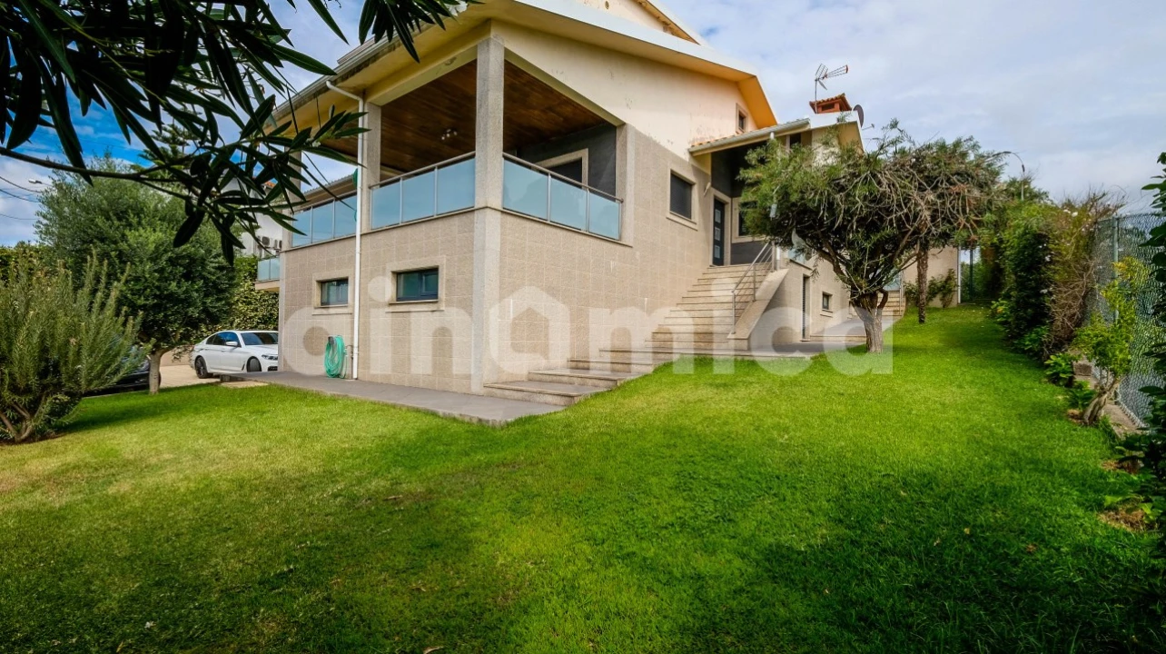 Moradia T5 para Venda em Antas e Abade de Vermoim Foto 36
