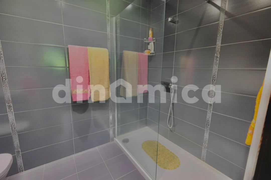 Moradia T5 para Venda em Antas e Abade de Vermoim Foto 42