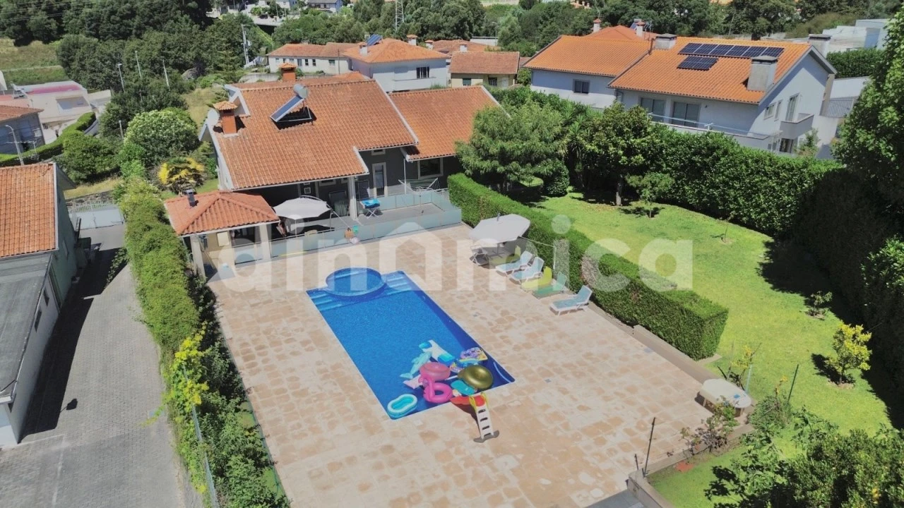 Moradia T5 para Venda em Antas e Abade de Vermoim Foto 44