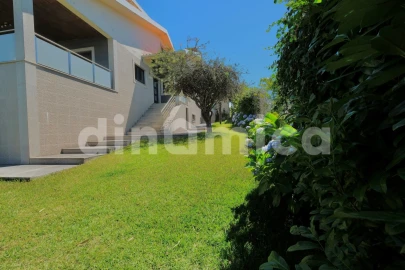Moradia T5 para Venda em Antas e Abade de Vermoim