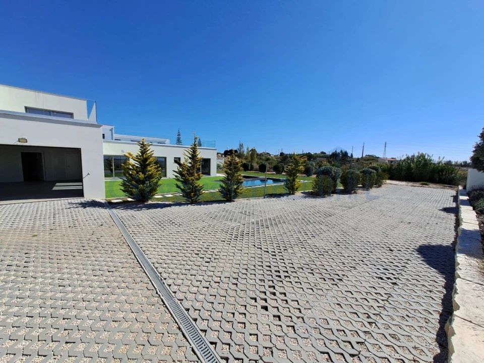 Moradia T4 para Venda em Atouguia da Baleia Foto 33