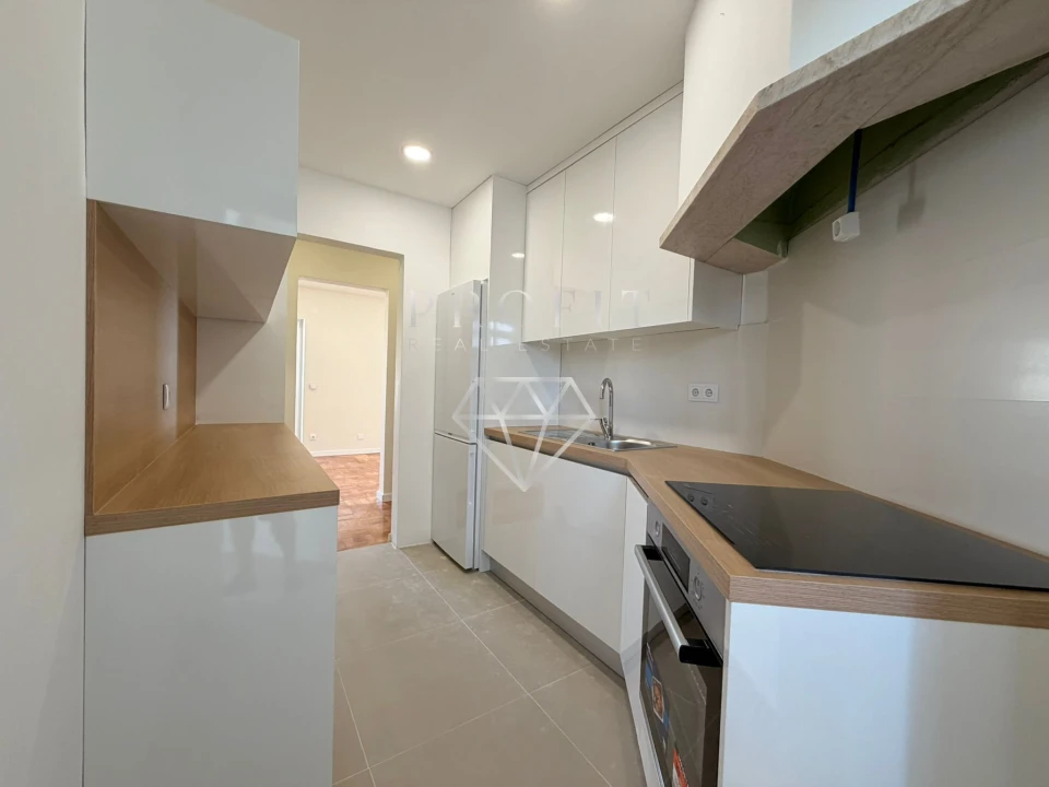 Apartamento T2 para Venda em Algés, Linda-A-Velha e Cruz Quebrada-Dafundo Foto 8
