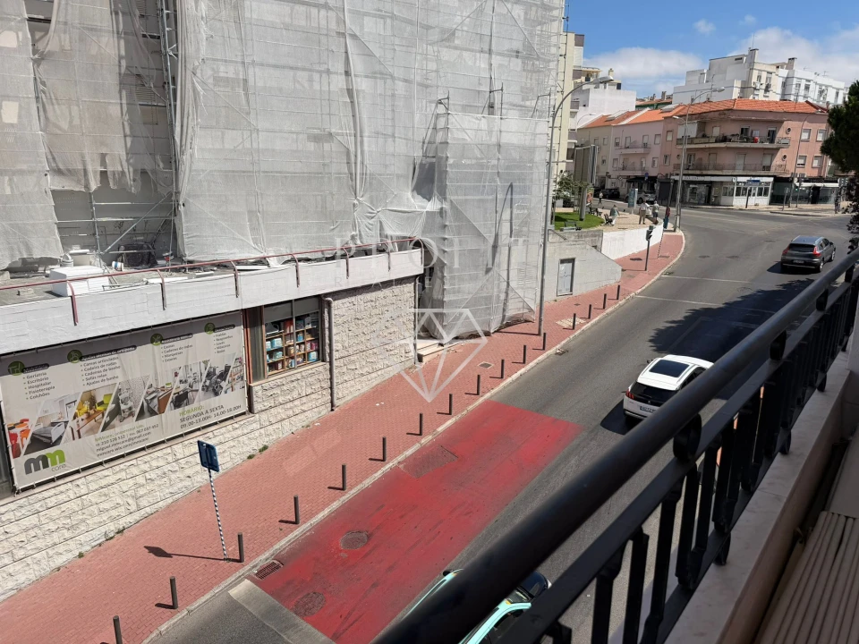 Apartamento T2 para Venda em Algés, Linda-A-Velha e Cruz Quebrada-Dafundo Foto 5