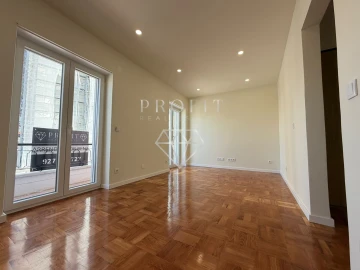 Apartamento T2 para Venda em Algés, Linda-A-Velha e Cruz Quebrada-Dafundo