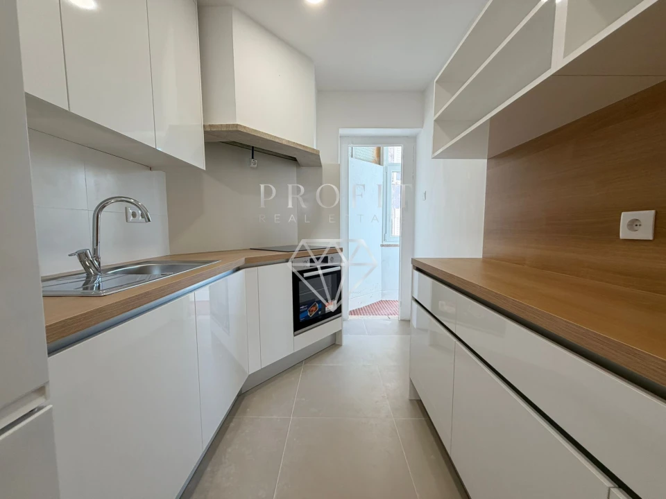 Apartamento T2 para Venda em Algés, Linda-A-Velha e Cruz Quebrada-Dafundo Foto 9