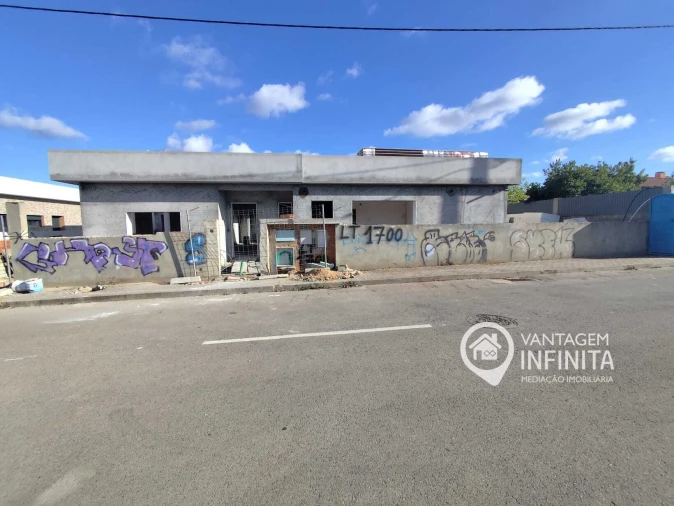 Moradia T4 para Venda em Quinta do Anjo Foto 5