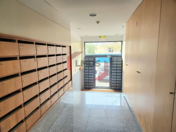 Apartamento T3 para Venda em Canelas