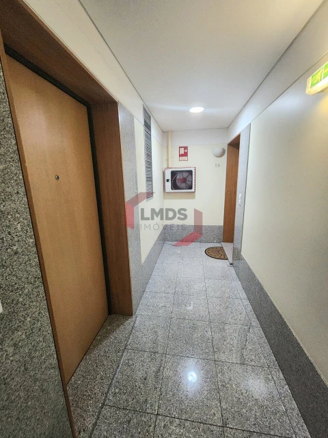 Apartamento T3 para Venda em Canelas