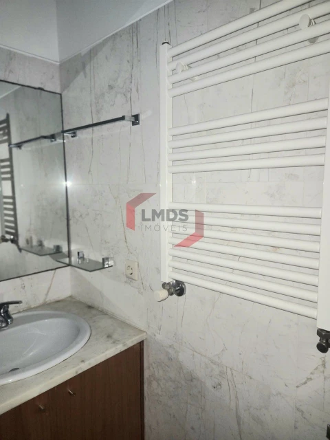 Apartamento T3 para Venda em Canelas