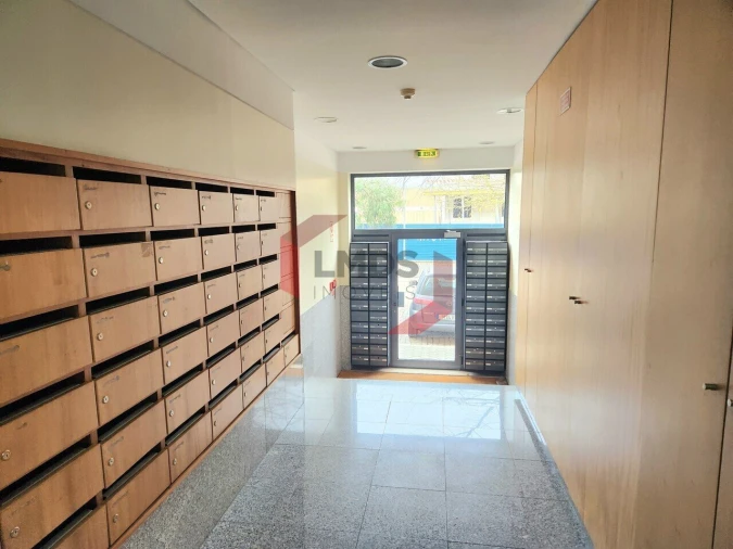Apartamento T3 para Venda em Canelas Foto 4