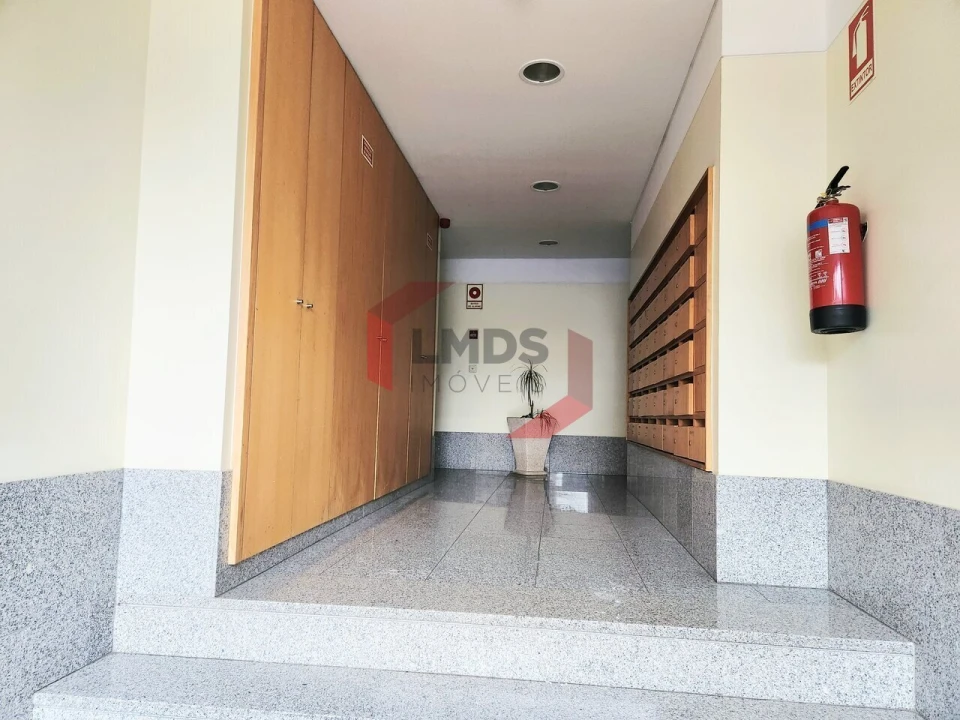 Apartamento T3 para Venda em Canelas Foto 2