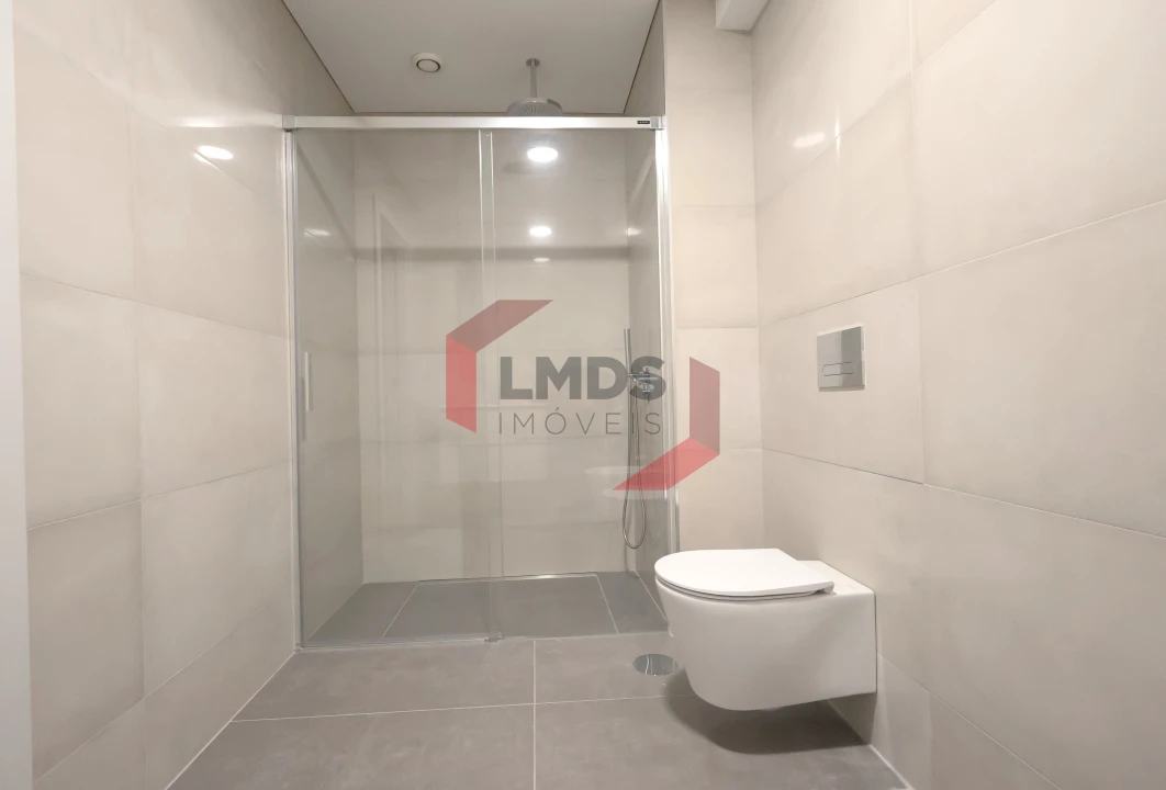 Apartamento T3 para Venda em Cedofeita, Santo Ildefonso, Sé, Miragaia, São Nicolau e Vitória Foto 9
