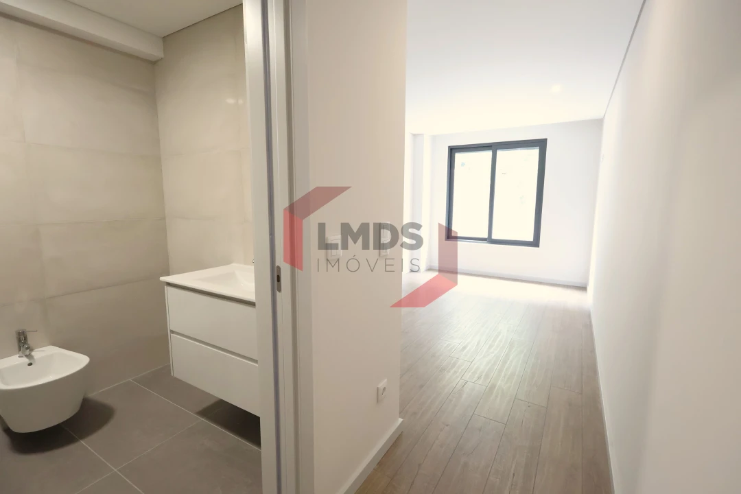Apartamento T3 para Venda em Cedofeita, Santo Ildefonso, Sé, Miragaia, São Nicolau e Vitória Foto 8
