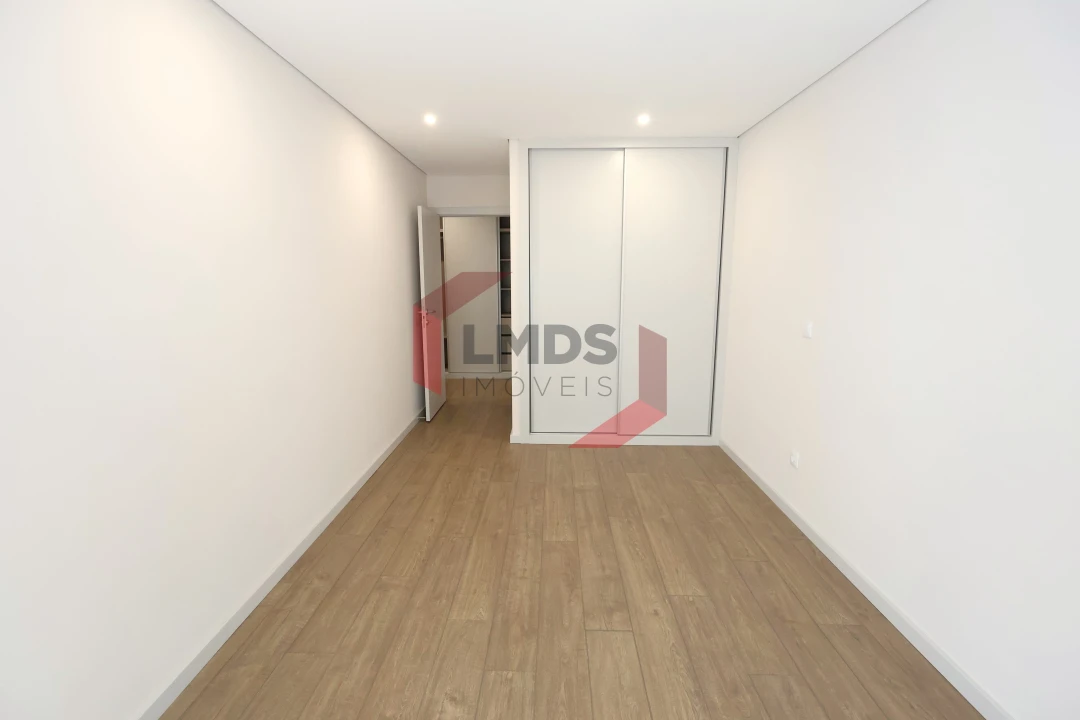 Apartamento T3 para Venda em Cedofeita, Santo Ildefonso, Sé, Miragaia, São Nicolau e Vitória Foto 11