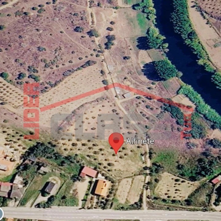 Terreno para Venda em Abambres Foto 4