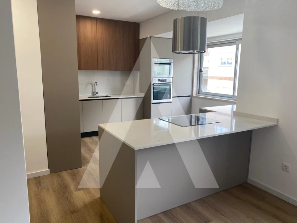 Apartamento T4 para Venda em Viseu Foto 3