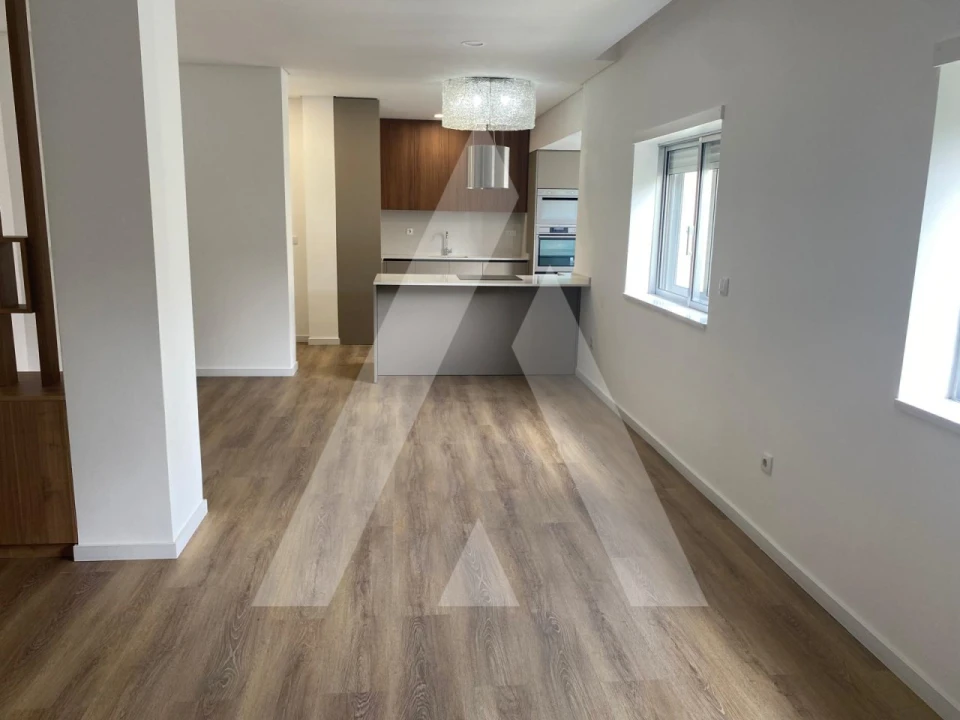 Apartamento T4 para Venda em Viseu Foto 6