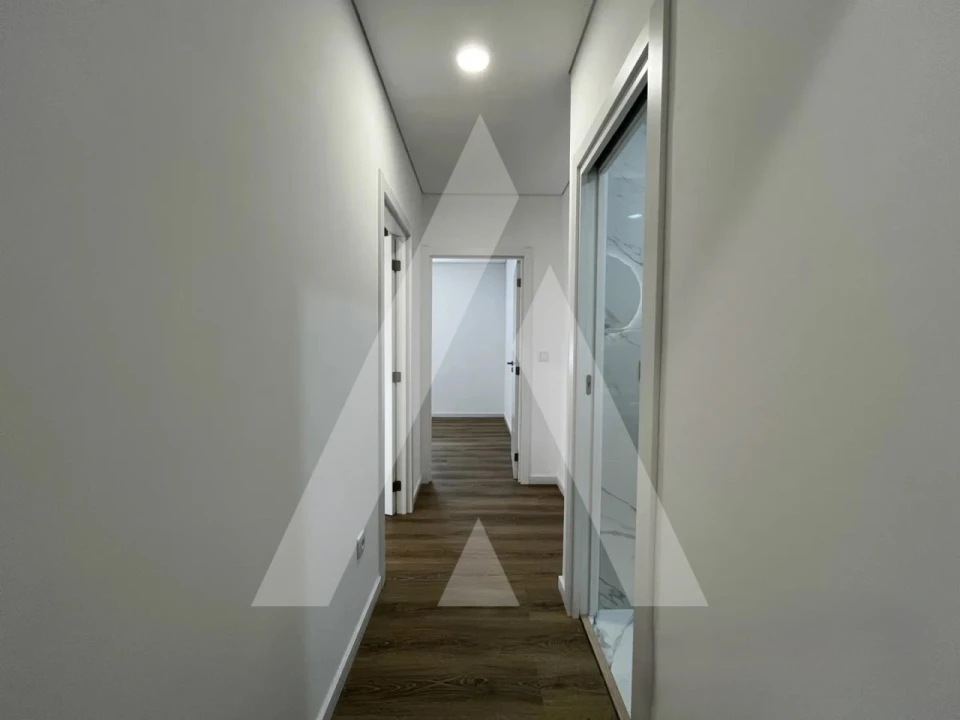 Apartamento T4 para Venda em Viseu Foto 13