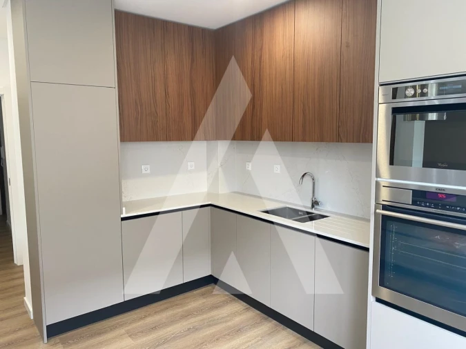 Apartamento T4 para Venda em Viseu Foto 4