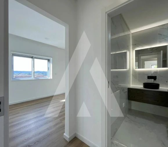 Apartamento T4 para Venda em Viseu Foto 22