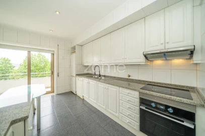 Apartamento T3 para Arrendamento em São Vicente (Braga)