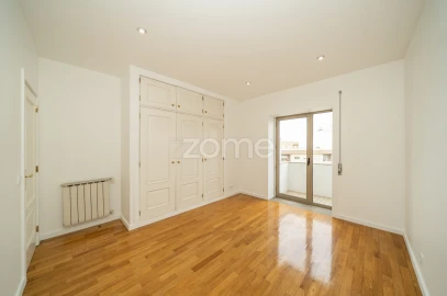 Apartamento T3 para Arrendamento em São Vicente (Braga)