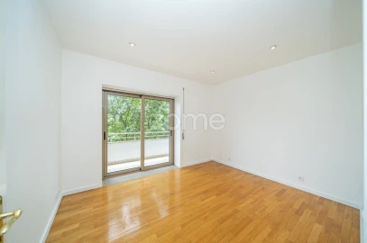 Apartamento T3 para Arrendamento em São Vicente (Braga)
