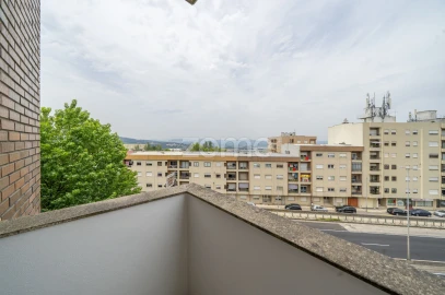 Apartamento T3 para Arrendamento em São Vicente (Braga)