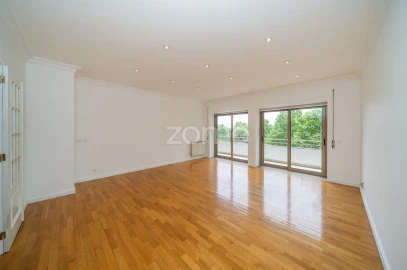 Apartamento T3 para Arrendamento em São Vicente (Braga)
