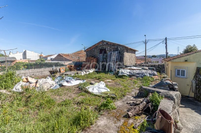Moradia T4 para Venda em Pedroso e Seixezelo