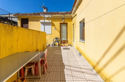 Moradia T4 para Venda em Pedroso e Seixezelo
