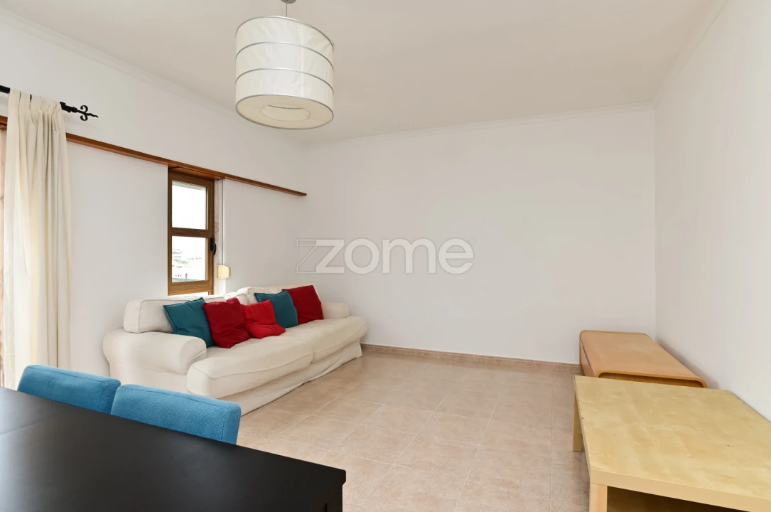 Apartamento T3 para Arrendamento em São Domingos de Rana Foto 9