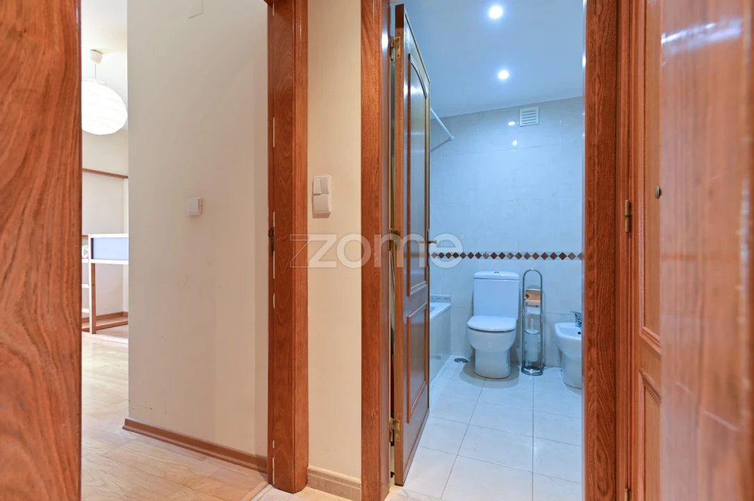 Apartamento T3 para Arrendamento em São Domingos de Rana Foto 22