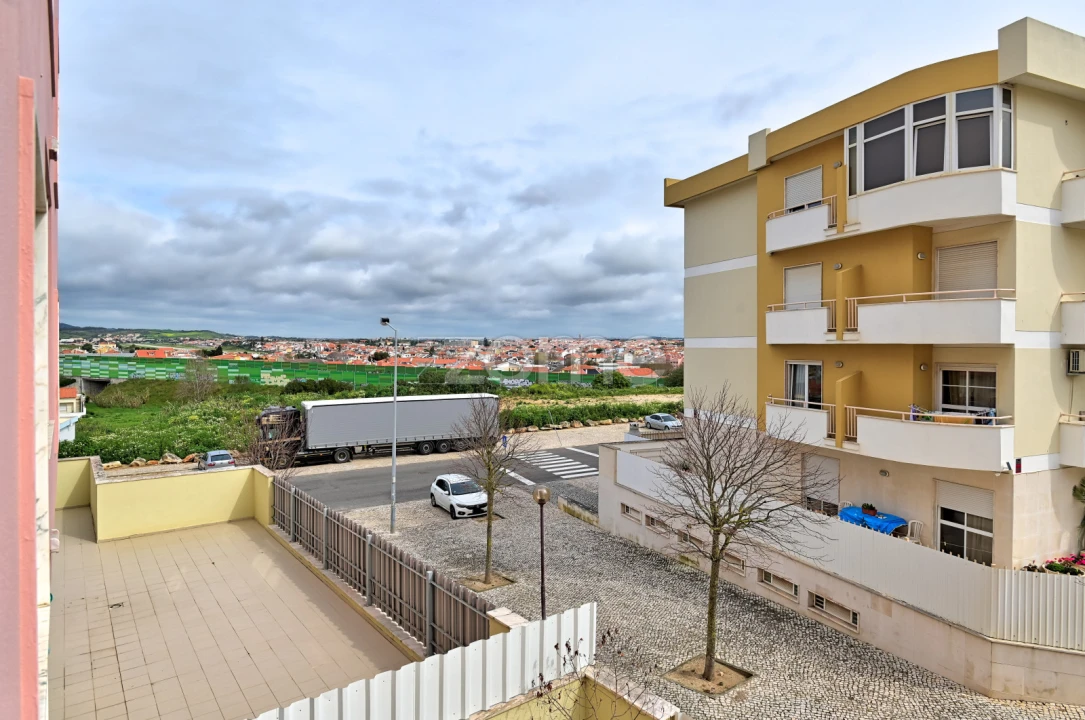 Apartamento T3 para Arrendamento em São Domingos de Rana Foto 26