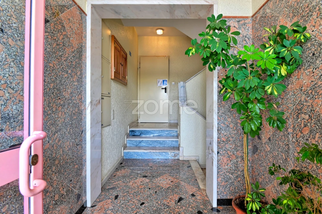 Apartamento T3 para Arrendamento em São Domingos de Rana Foto 29