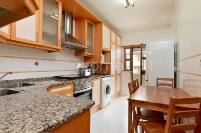 Apartamento T3 para Arrendamento em São Domingos de Rana