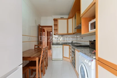 Apartamento T3 para Arrendamento em São Domingos de Rana